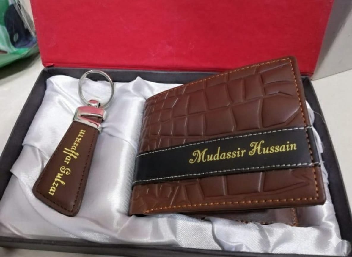 brown crocodile-textured faux leather wallet and keychain gift